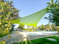 Ganzjahres Sonnensegel Dreieck - wasserdicht 720x720x720cm